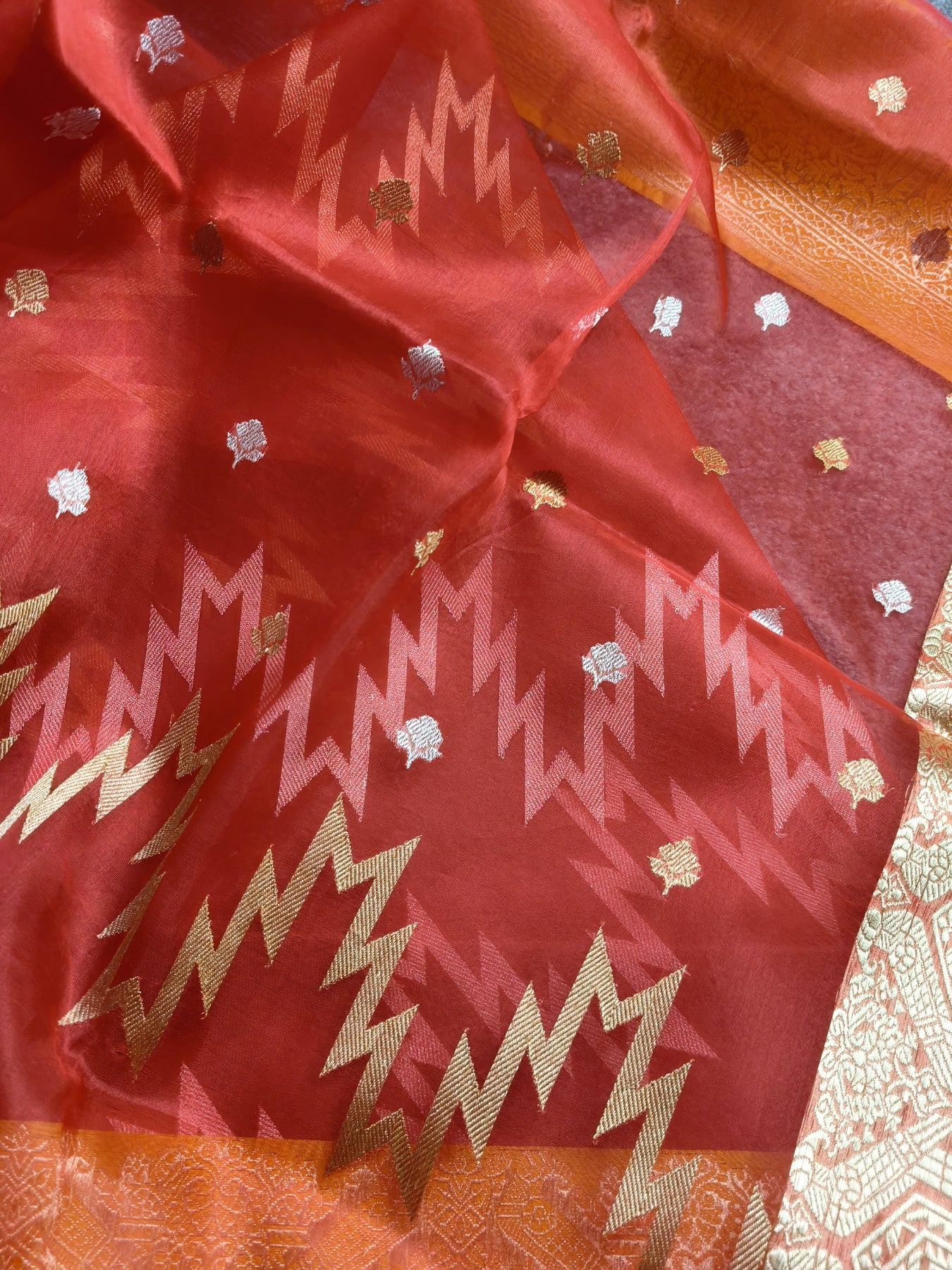 RED KORA PURE HANDLOOM BANARASI SAREE