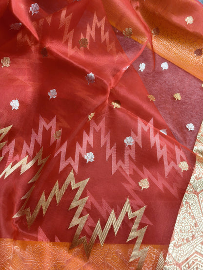 RED KORA PURE HANDLOOM BANARASI SAREE