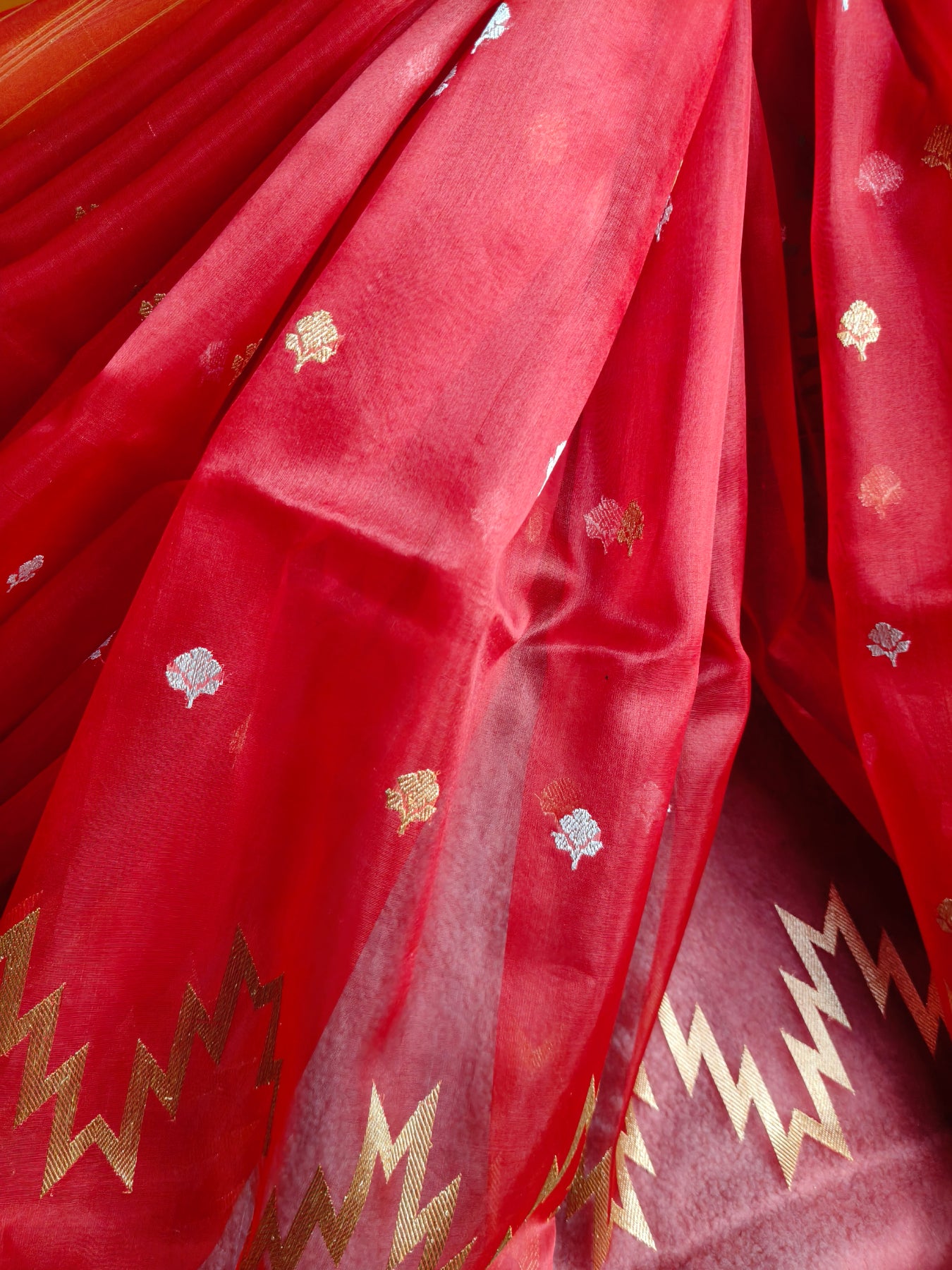 RED KORA PURE HANDLOOM BANARASI SAREE