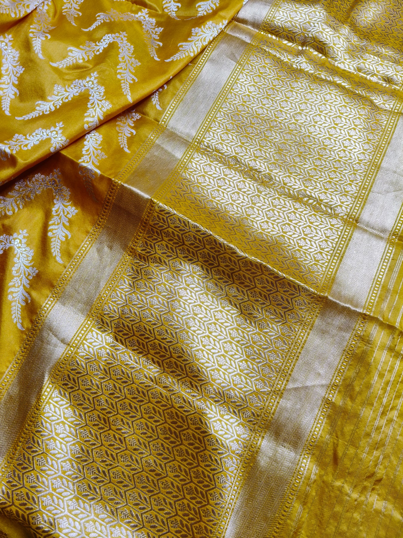 YELLOW SILK PURE HANDLOOM BANARASI SAREE