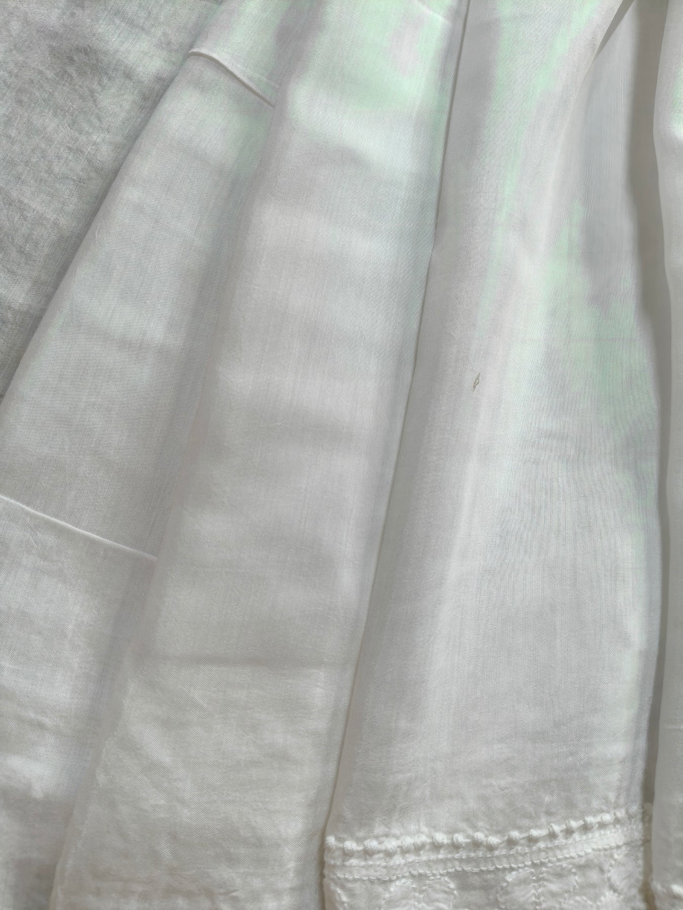 WHITE SILK PURE HANDLOOM LUCKNOWI EMBROIDERY SAREE