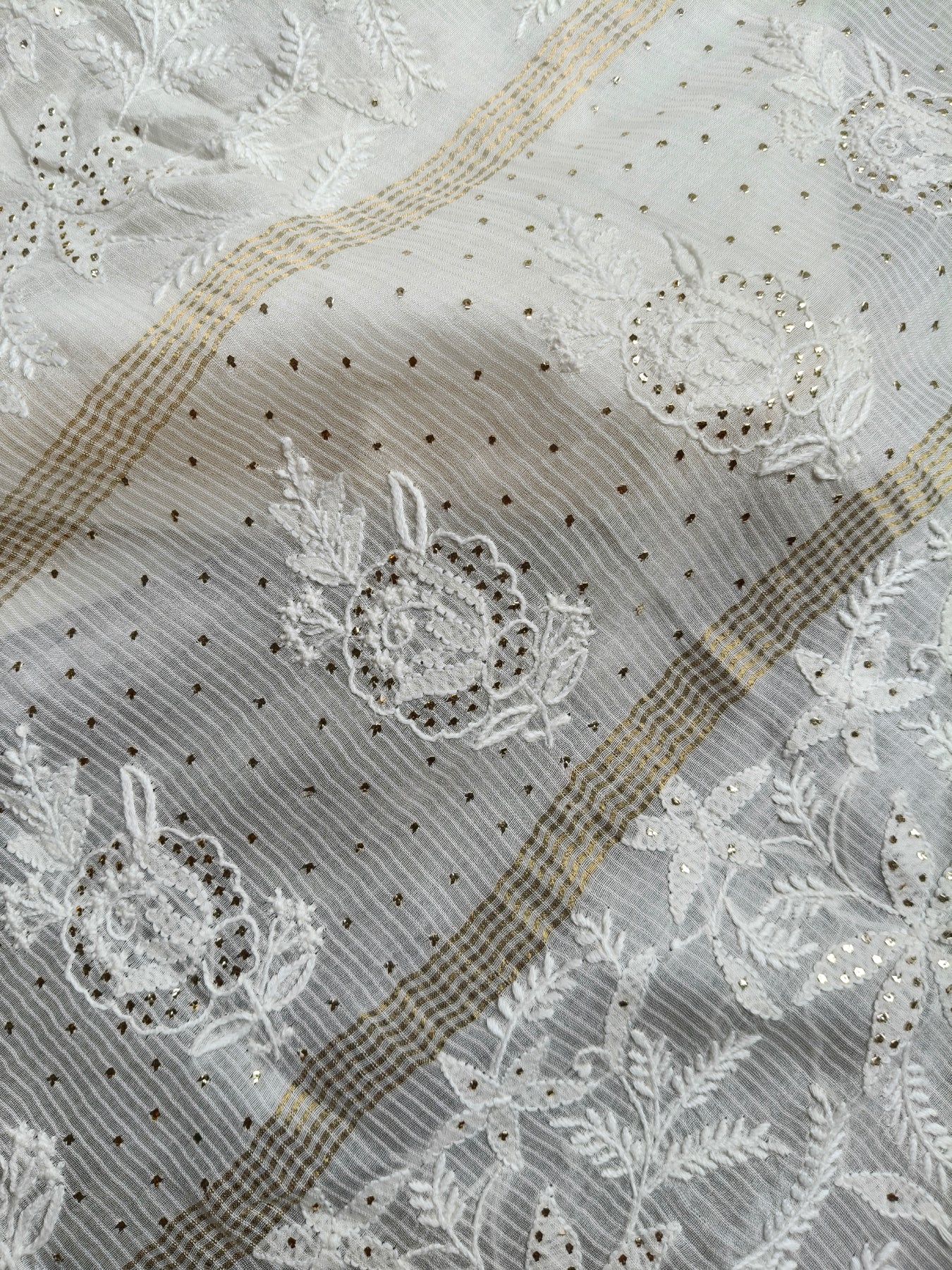 WHITE COTTON PURE HANDLOOM LUCKNOWI EMBROIDERY SAREE