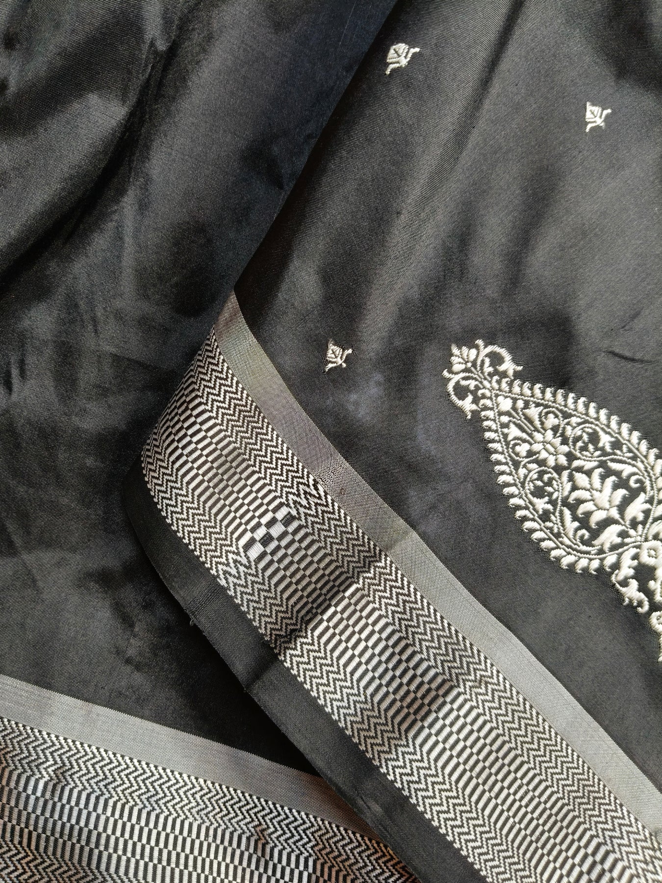 BLACK SILK PURE HANDLOOM PAITHANI SAREE