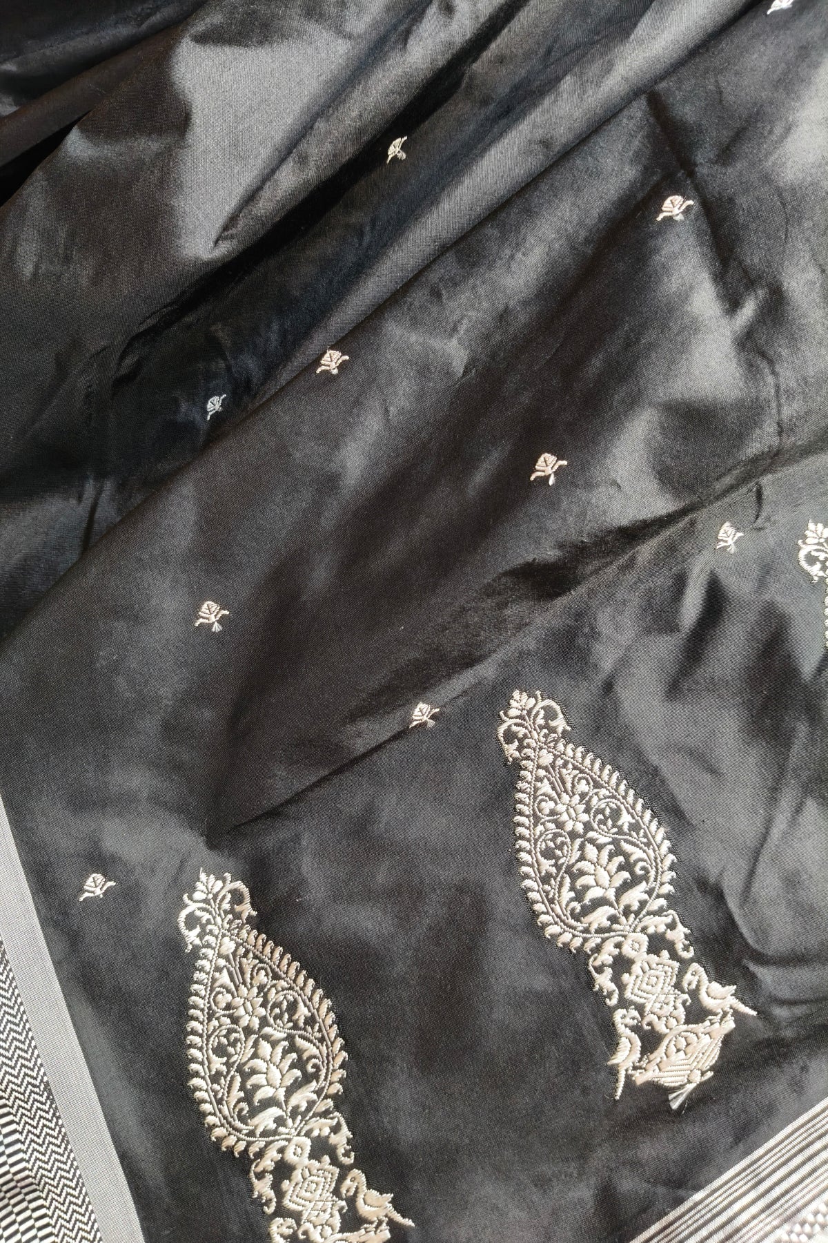 BLACK SILK PURE HANDLOOM PAITHANI SAREE