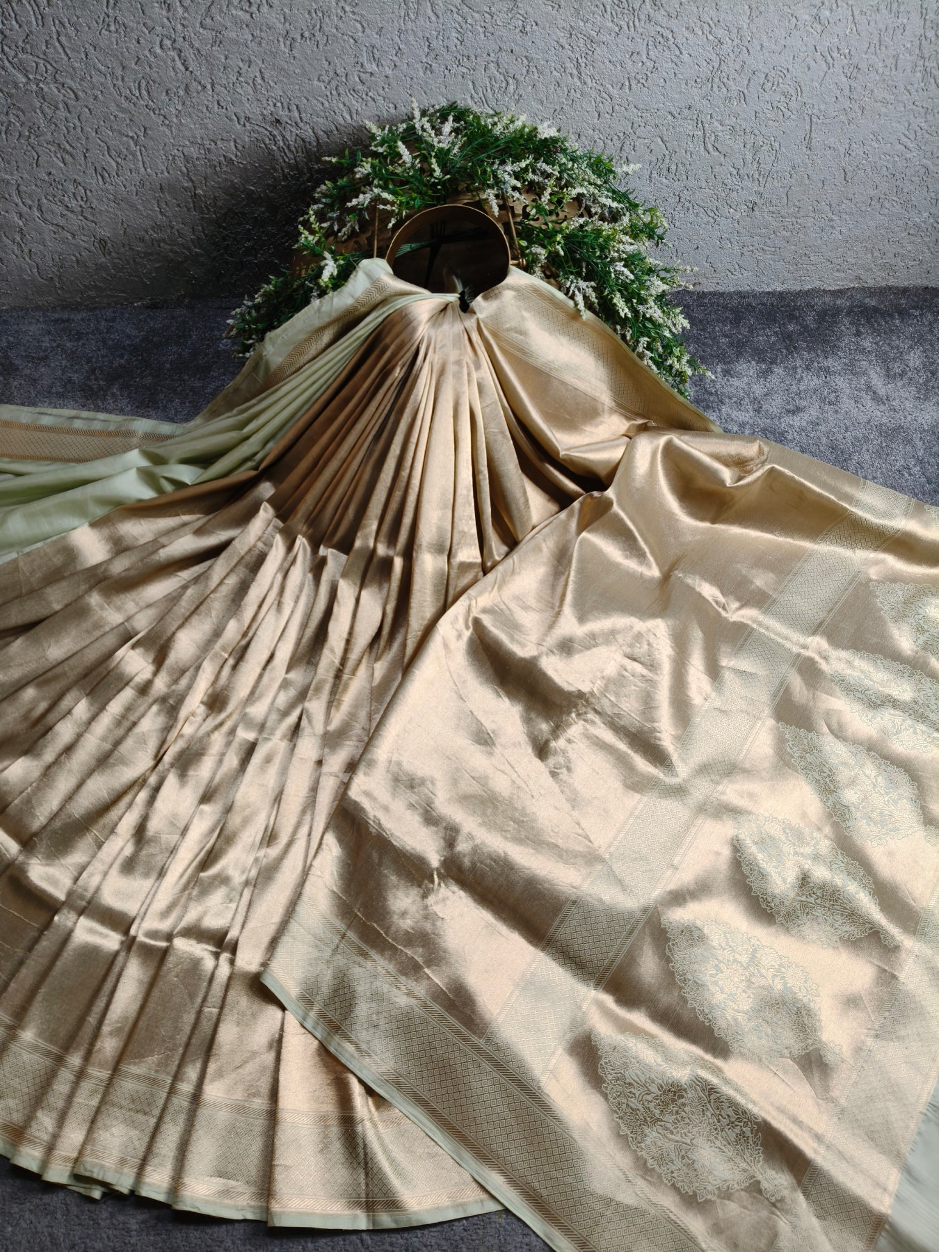 GOLD KATAN TISSUE PURE HANDLOOM BANARASI SAREE