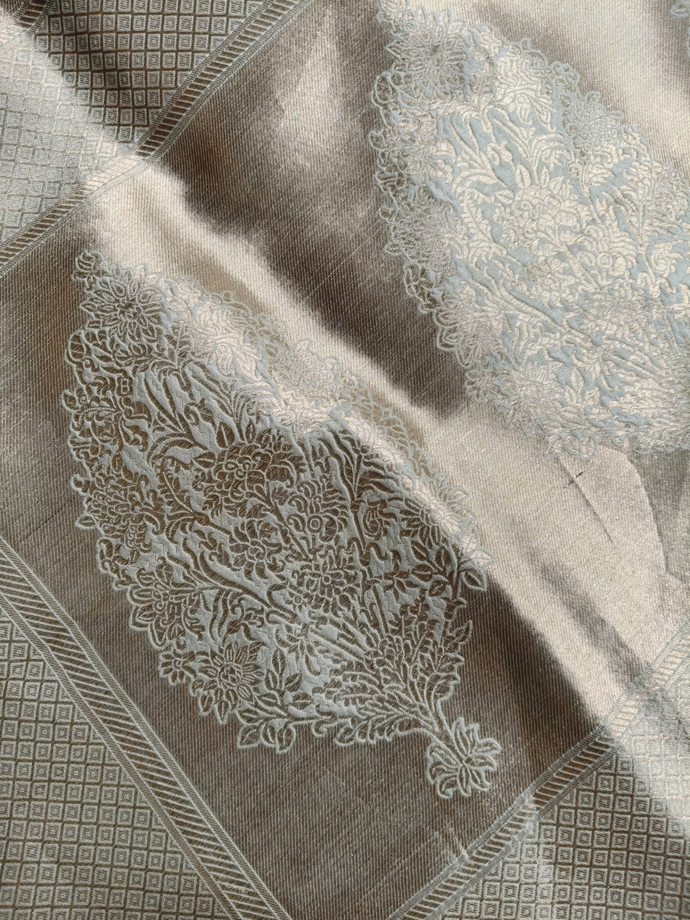 GOLD KATAN TISSUE PURE HANDLOOM BANARASI SAREE