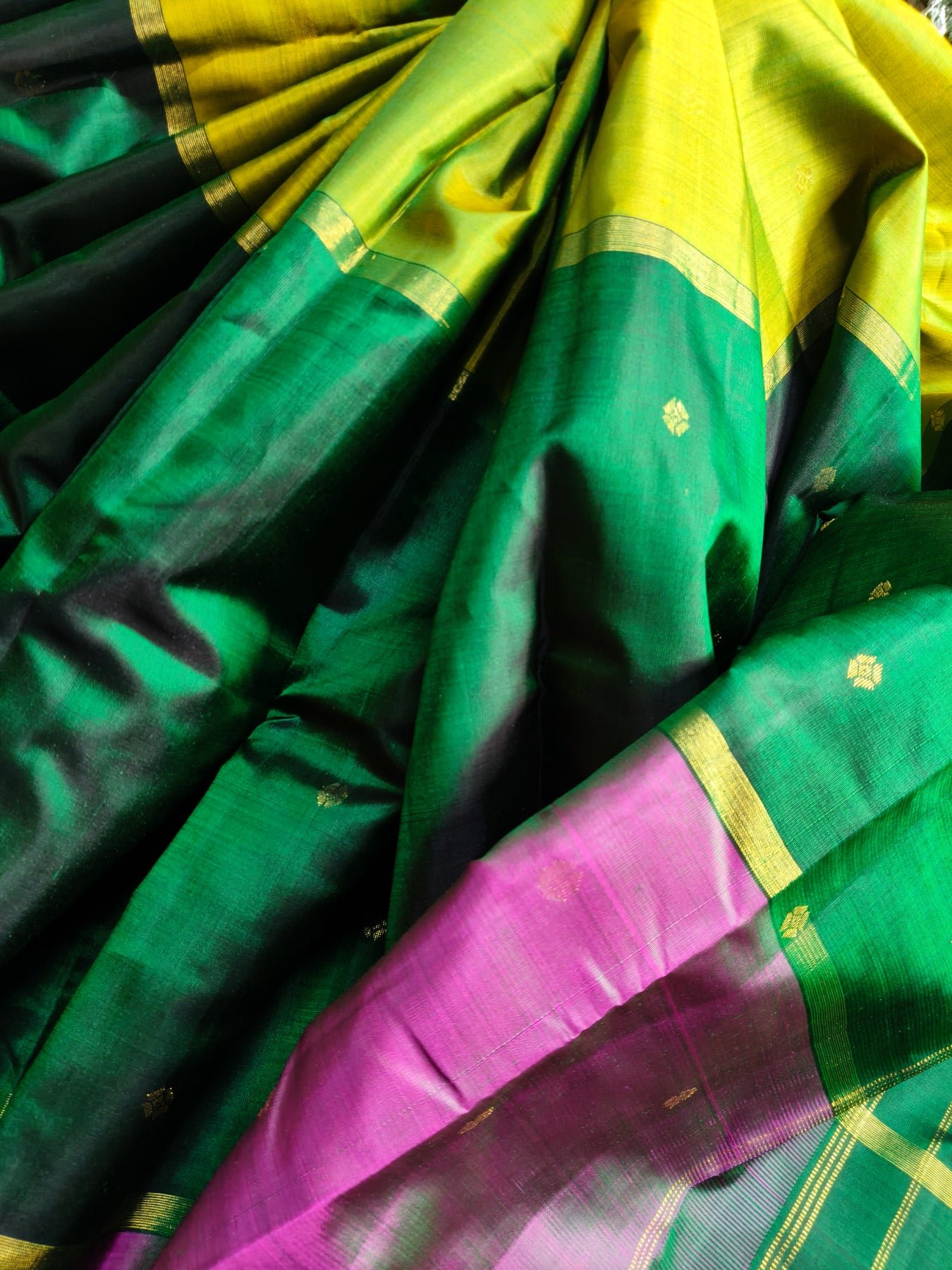 PARROT GREEN DARK GREEN TWO TONE PINK  SILK PURE HANDLOOM KANJIVARAM MUBBAGAM SAREE