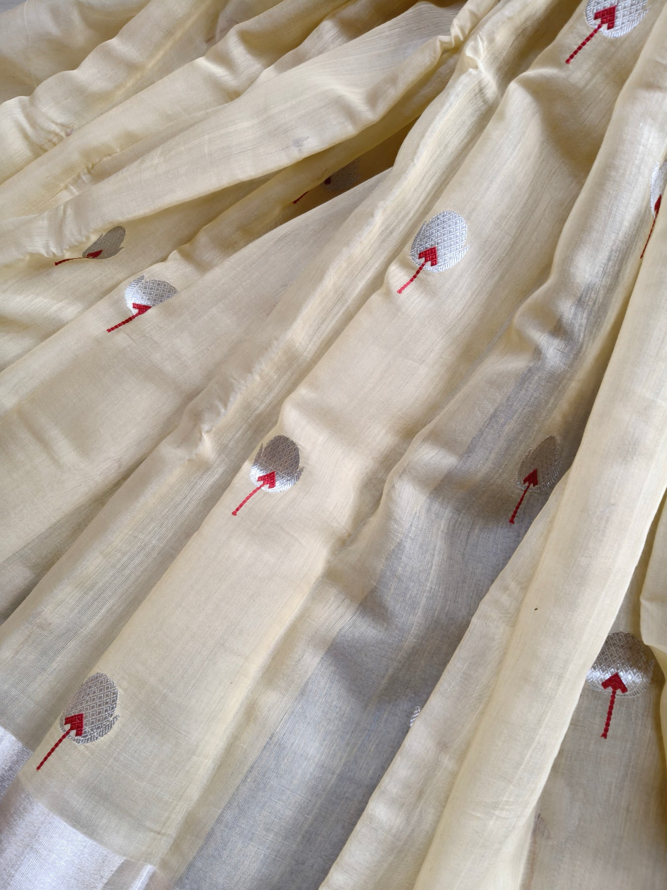 CREAM MUL COTTON PURE HANDLOOM CHANDERI SAREE