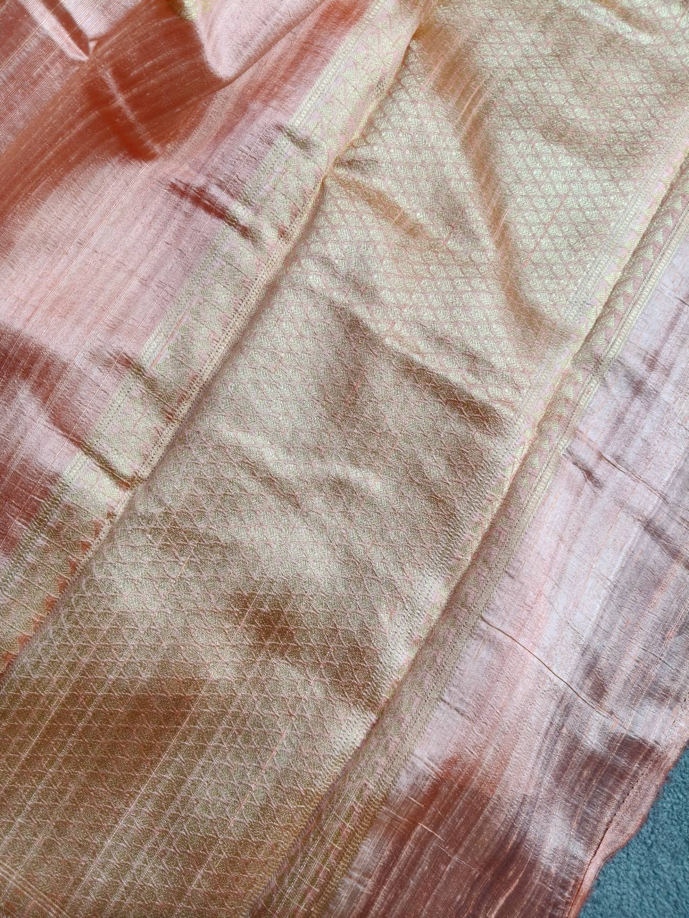 PEACH AND PINK SHADED DUPION SILK PURE HANDLOOM BANARASI SAREE