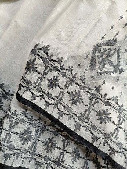 OFF WHITE COTTON (80 COUNT) PURE HANDLOOM DHAKAI JAMDANI SAREE