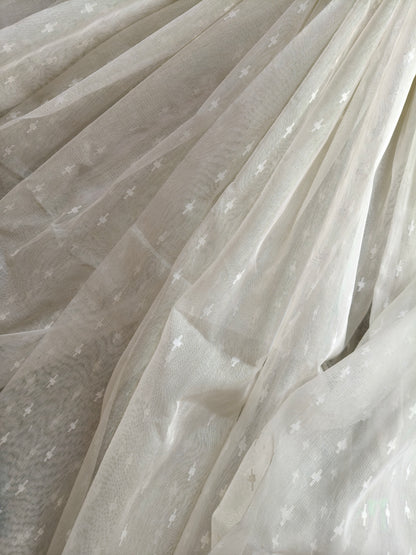 OFF WHITE COTTON (80 COUNT) PURE HANDLOOM DHAKAI JAMDANI SAREE