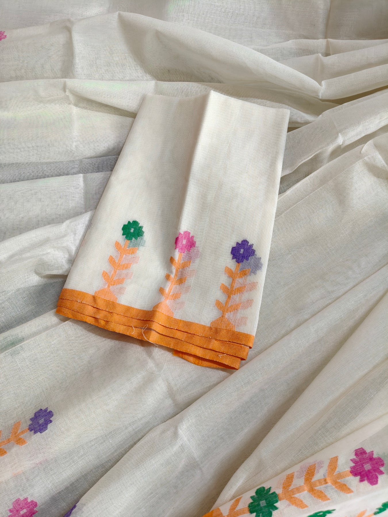 OFF WHITE COTTON (80 COUNT) PURE HANDLOOM DHAKAI JAMDANI SAREE