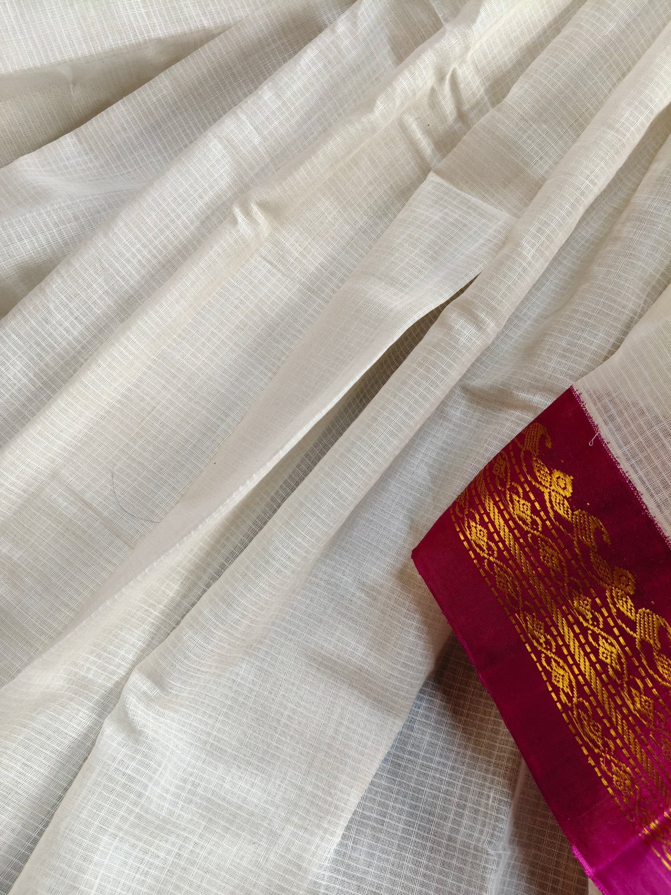 WHITE COTTON PURE HANDLOOM GADWAL SAREE