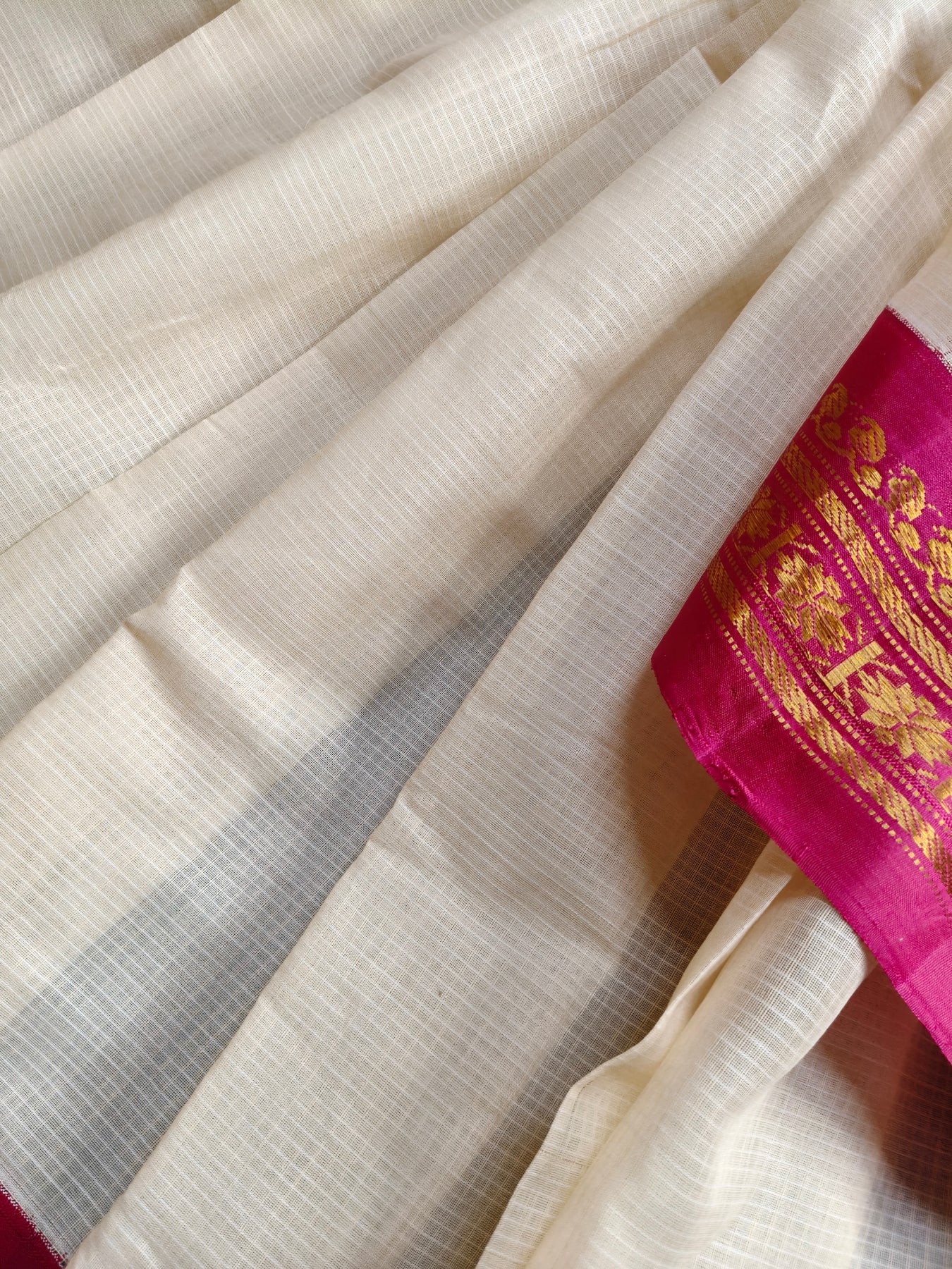 WHITE COTTON PURE HANDLOOM GADWAL SAREE