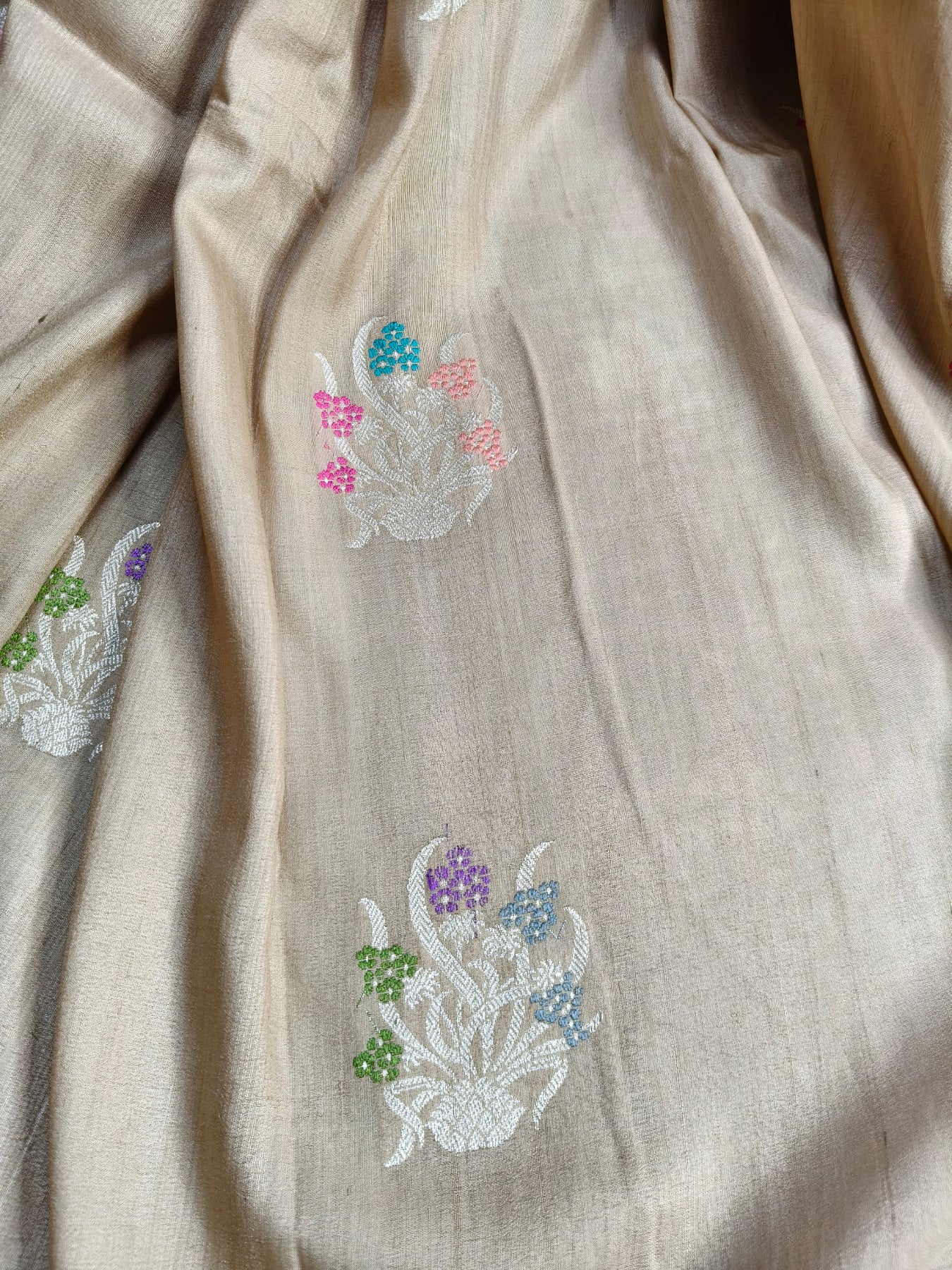 BEIGE TASSAR GEORGETTE PURE HANDLOOM BANARASI SAREE