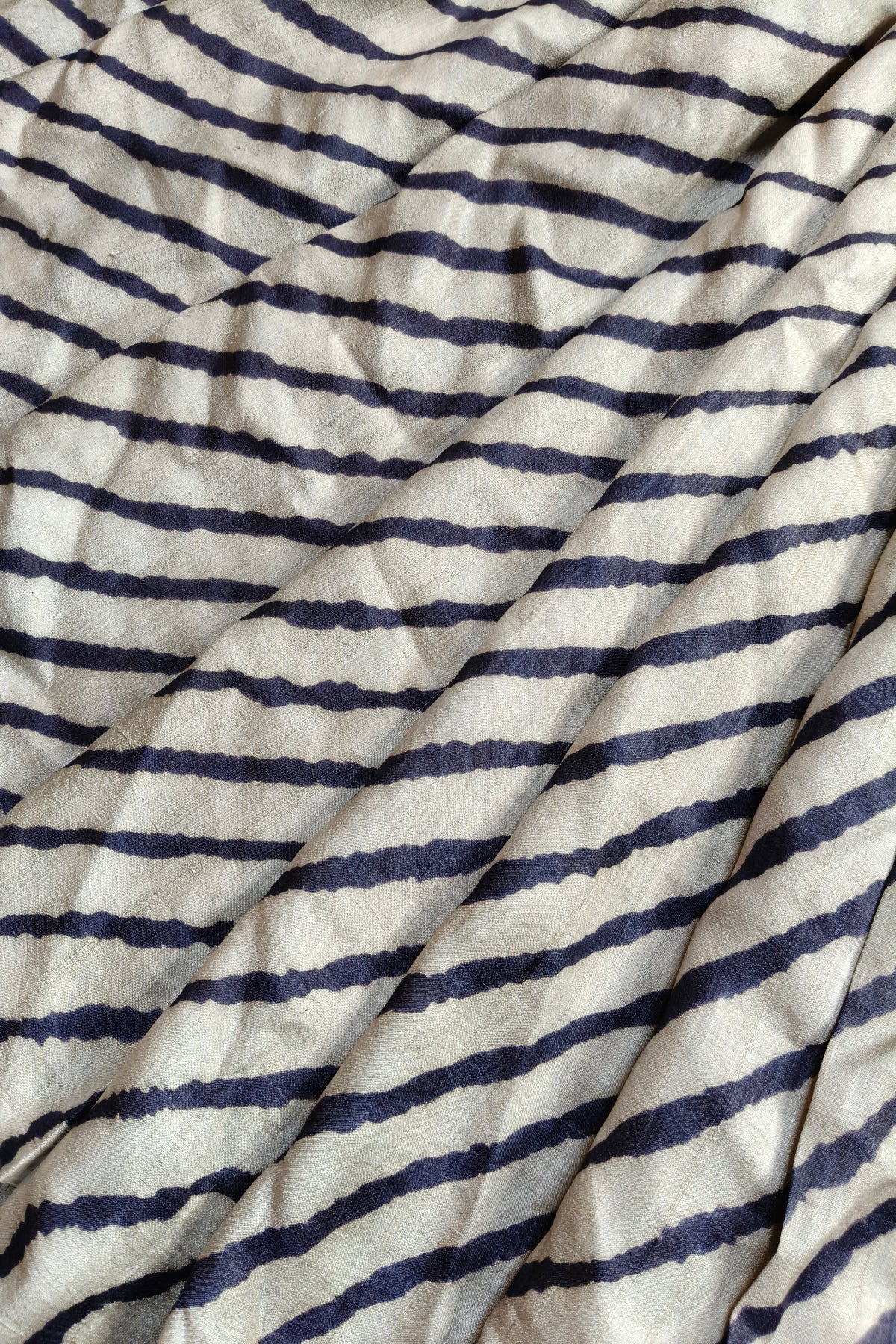WHITE AND BLUE TUSSAR SILK PURE HANDLOOM LEHERIYA SAREE