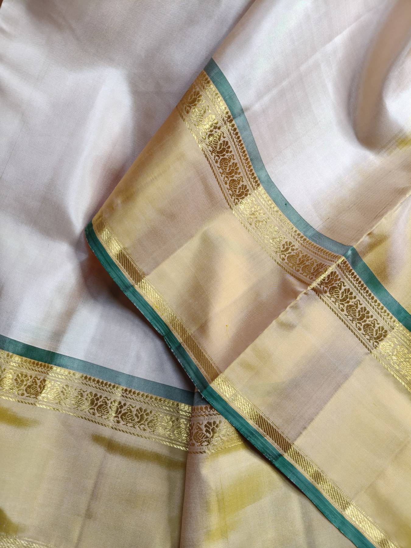 SANDALWOOD SILK PURE HANDLOOM KANJIVARAM SAREE